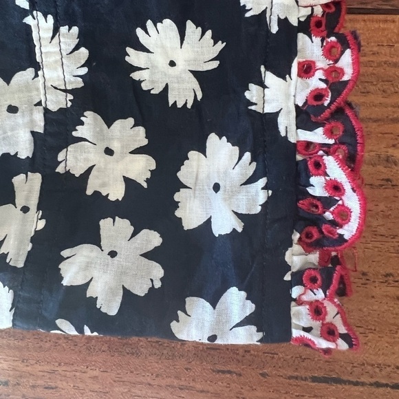 JCrew Scattered Daisies Ruffled Embroidered Popover Blouse / small - Picture 10 of 11